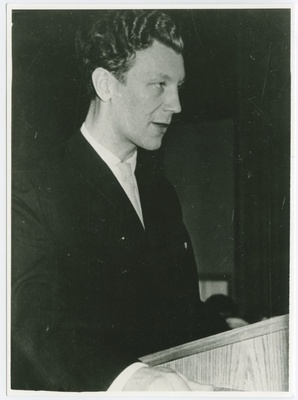 Elmar Kesküla, ELKNÜ TPI komitee sekretär, esitamas aruannet, 1960.a.  duplicate photo