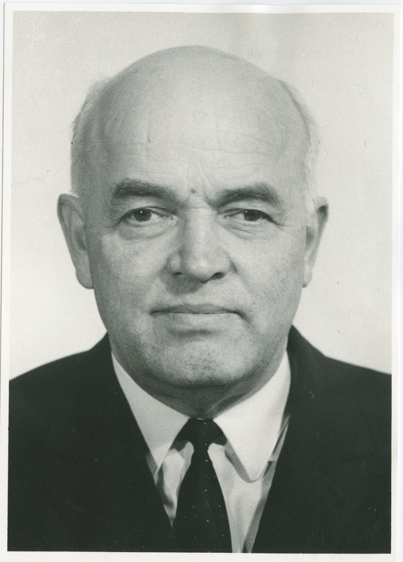 Agu Aarna, tehnikadoktor, professor, ENSV teeneline teadlane, 1965.a.