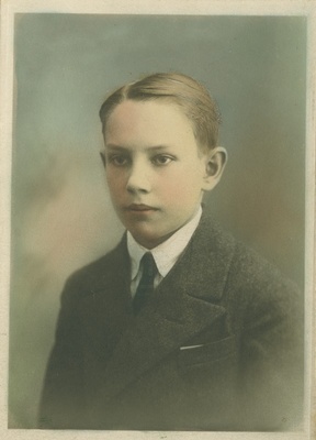Viktor Raudsin 13-aastasena, portree, koloreeritud,1932.a.  duplicate photo