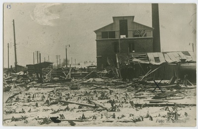 "Heliose" vabriku rusud peale plahvatust ja põlemist, 1927, foto: E. Selleke  similar photo