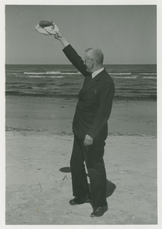 Robert Livländer, TTÜ geodeesia dotsent, Tallinna Tehnikaülikooli rektor 1941.-1944.a., Kopli rannas, 1938.a.