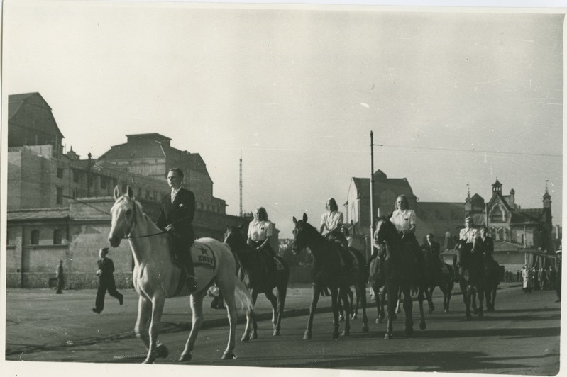 TPI ratsasportlased 1.mai demonstratsioonil 1949.a.