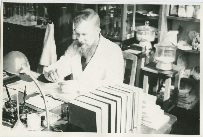 Andres Väärismaa, TPI anorgaanilise ja analüütilise keemia laboratooriumi instruktor-assistent, töötamas, 1936.-1940.a.