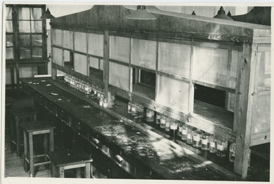 TTÜ anorgaanilise keemia labor, 1939.a.  duplicate photo