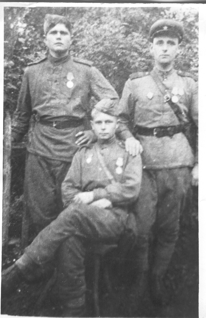 Foto.Võru vabastajad 16. septembril 1944.a. lipuvalves