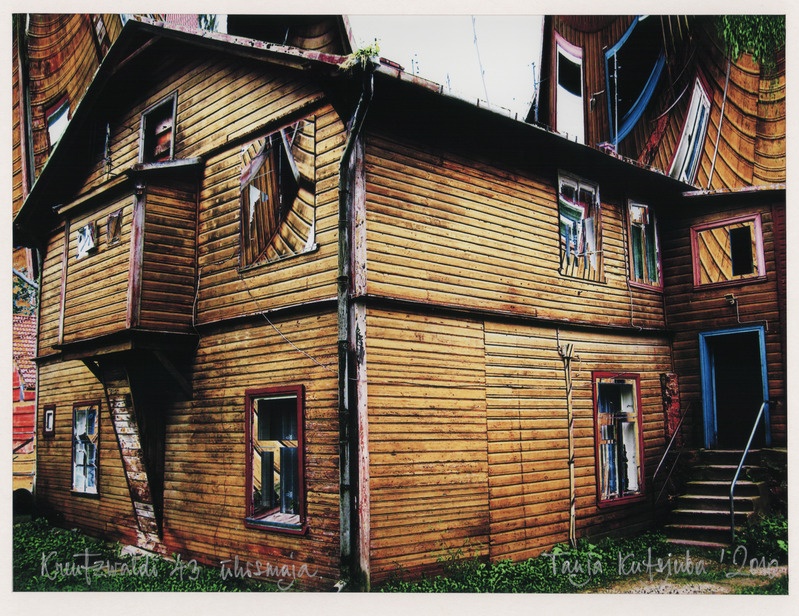 Foto (digigraafika). Kreutzwaldi tn  43 ühismaja. Võru 2010.