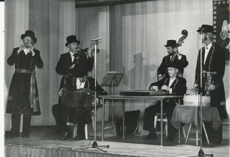 Ansambel Torupill Valga KEKi klubis.