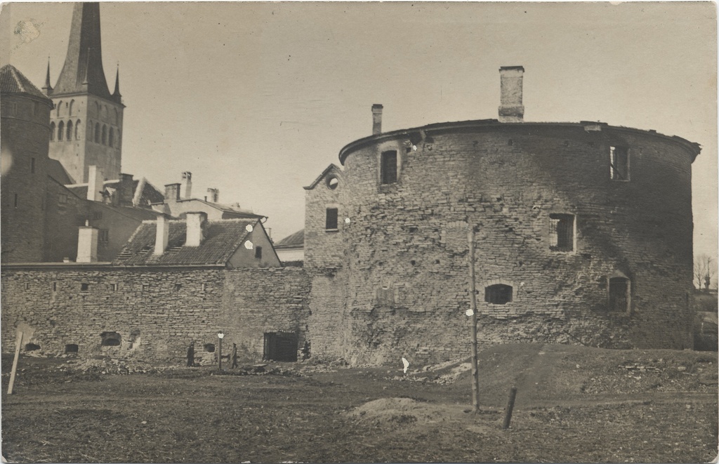 [tallinn] : [Paks Margareeta]