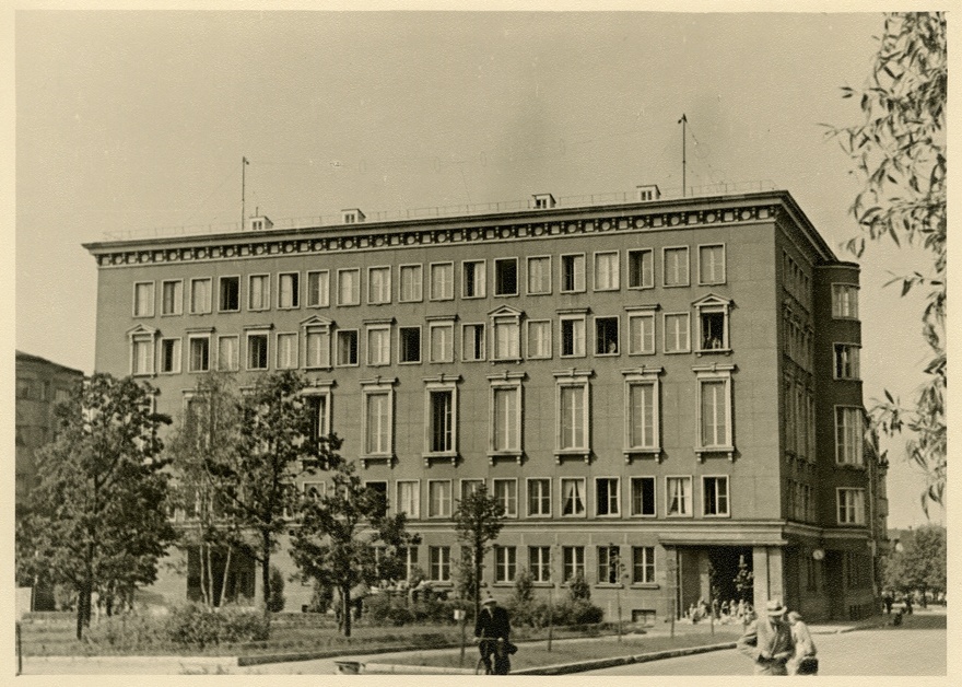 Old Radio owner. View of the main phase. Architects Elmar Lohk (algne), Grigori Šumovški