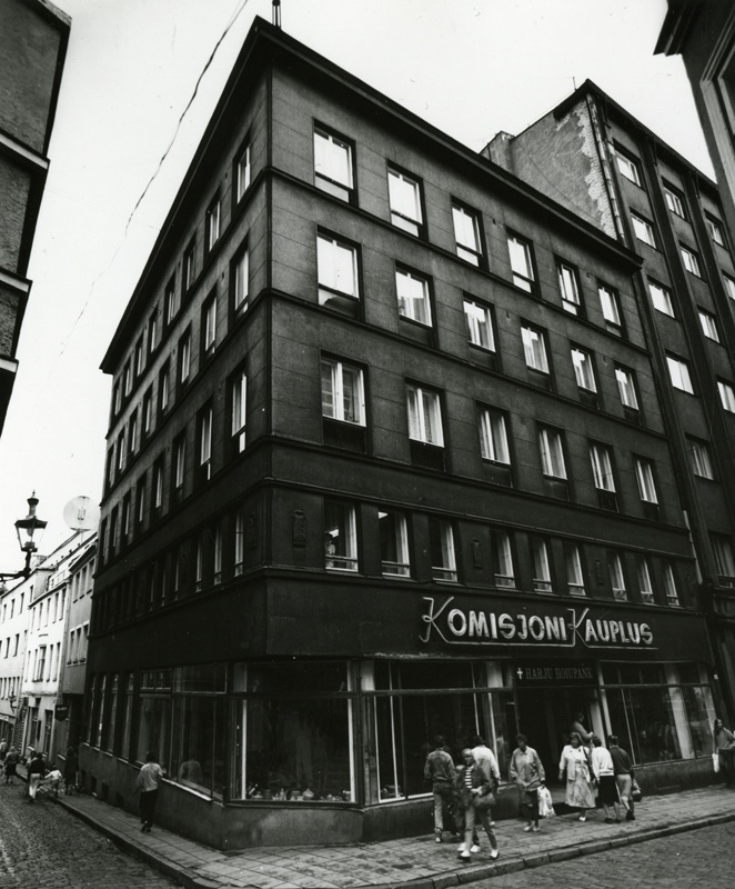 Apartment building in the Old Town of Tallinn, from the angle of view of the building. Architects Hermann Berg, Erich Jacoby