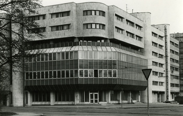 Residential building of the Estonian maritime shipping with business, view by Narva mnt. Architect Miia Masso