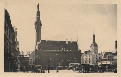Tallinn : Raekoda = Estonia : the Tower-Hall  duplicate photo