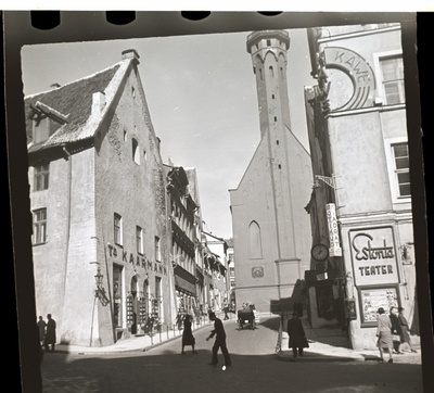 Tallinn, Pakk Building, Raekoda.  duplicate photo