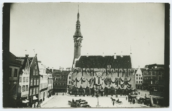 Tallinn, Raekoda, decorated visit of the king of Sweden, view of the passion.
