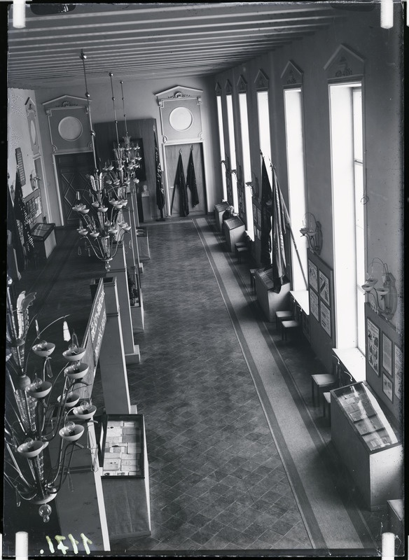 Ajaloomuuseumi näitus"Eesti töörahva võitlus kodanluse vastu 1920-40" (1947)