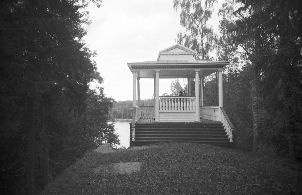 Pavilion “Brest” located on the shore of Oruveski Pais lake in Palmse Manor park