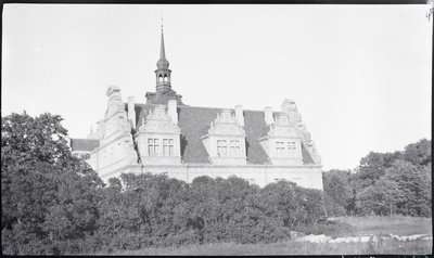 Lindeni loss Haapsalu lähedal.  similar photo