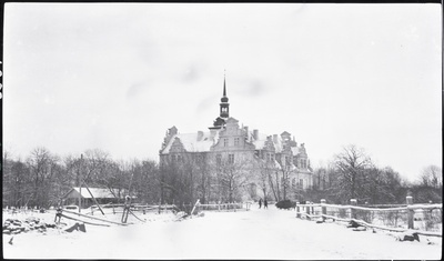 Lindeni loss Haapsalu lähedal.  similar photo