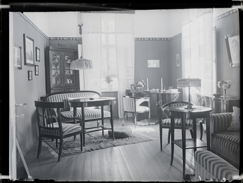 Detail toa sisevaatest, juugend-stiilis mööbel