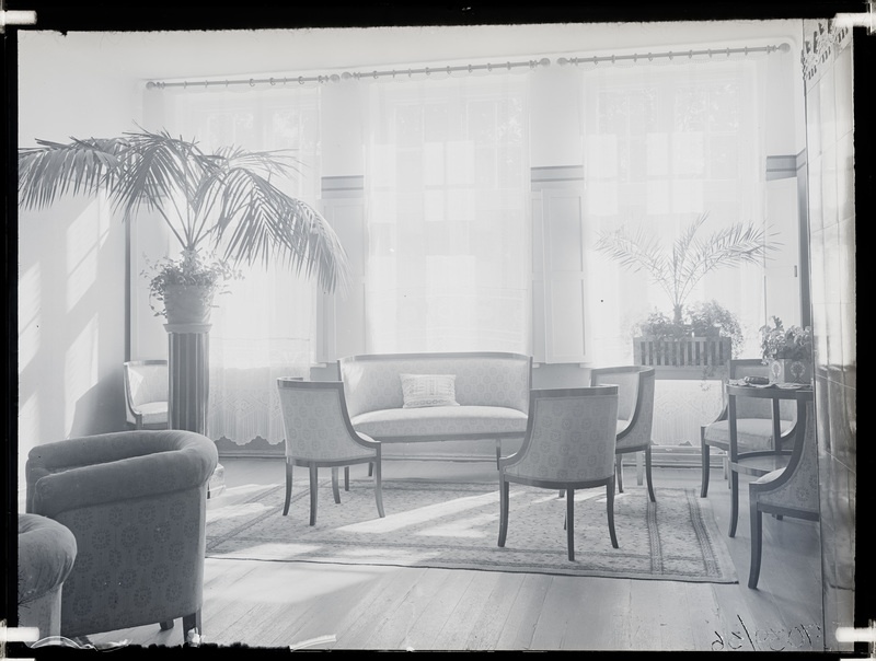 Detail toa sisevaatest, juugend-stiilis mööbel