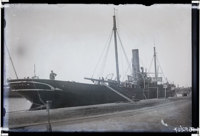 Kaubalaev "Malcolm" Tallinna sadamas  duplicate photo