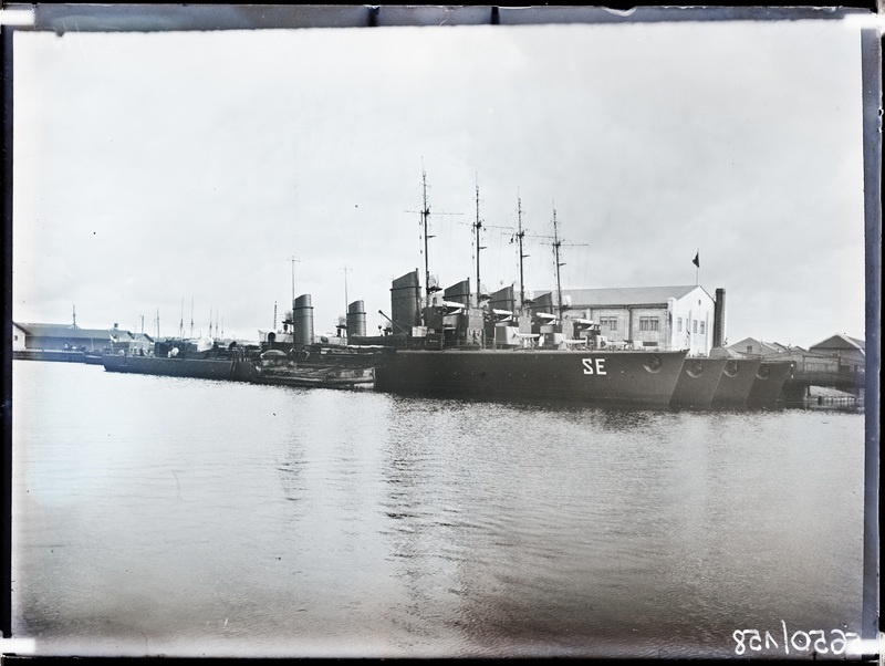 Välismaised sõjalaevad sadamas