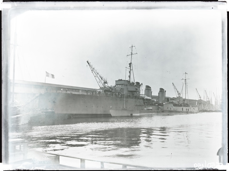 Välismaised sõjalaevad sadamas