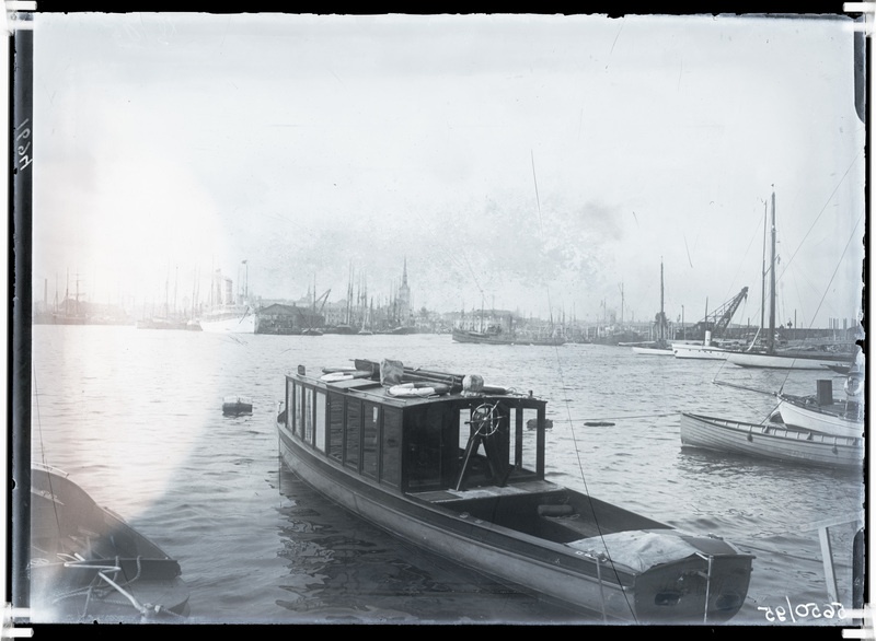 Vaade Tallinna sadamas seisvatele laevadele