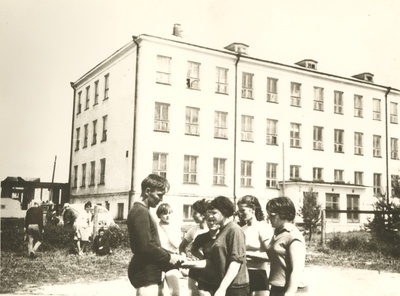 Mitšurini nim. kolhoosi kehakultuurlased rajoonivõistlustel Lähtel  duplicate photo