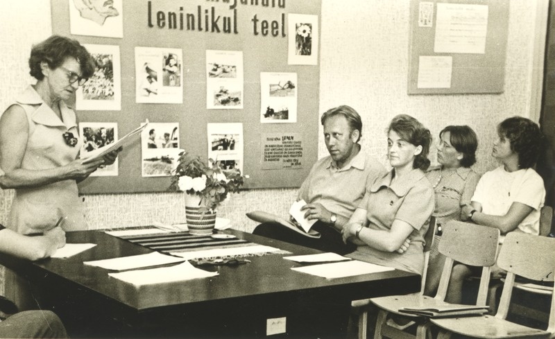 Haaslava Küla TSN Täitevkomitee I istungjärk. Ettekande valijate soovide ja ettepanekute kohta teeb Linda Juksaar