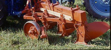 Hüdrosüsteemi kesktõmmitsa asendamine hüdrosilindriga (Tasuja kolh.)