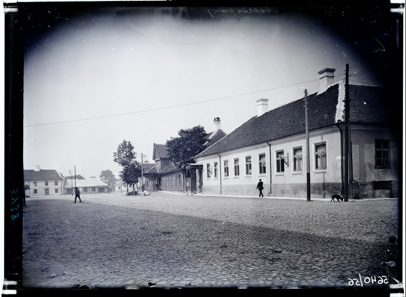 Vaade Kubermangu tänavalt Turuplatsi poole.