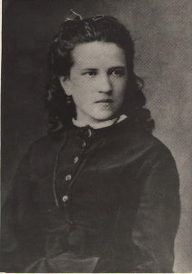 Foto. Elisabeth Monton (Fr. R. Kreutzwaldi ristitütar).  duplicate photo