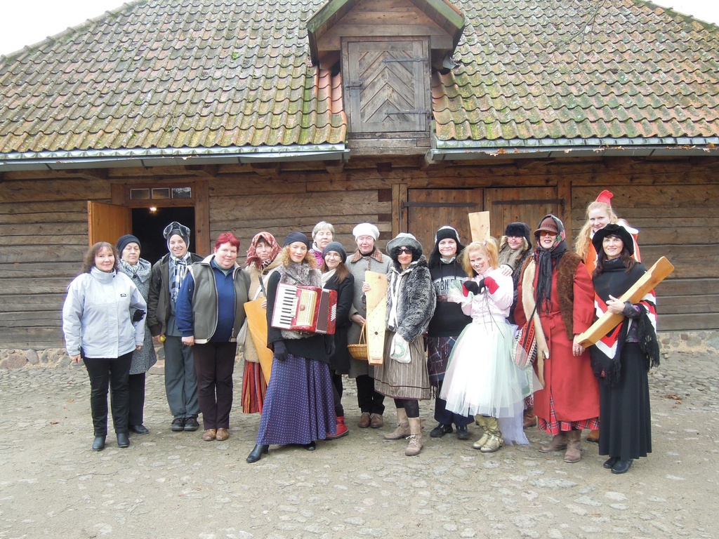 Foto. Lasteaia Päkapikk kasvatajate MARDIPÄEV muuseumis. Võru, 11.11.2013.