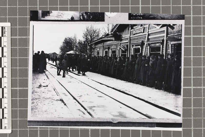 J. Laidoner Võru raudteejaamas Lr Sr meeskonna ülevaatusel 4.02. 1919.