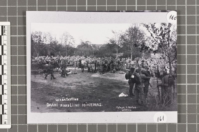 Taani Vabatahtlike kompanii suubdub rindele. Mai lõpp 1919.