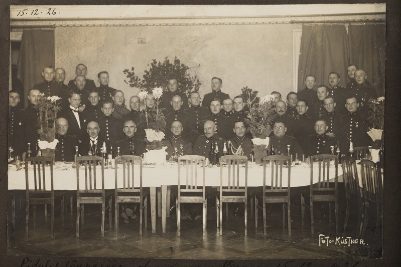 Pidulik õhtusöök ohvitseride kasiinos Pärnus 15.12.1926