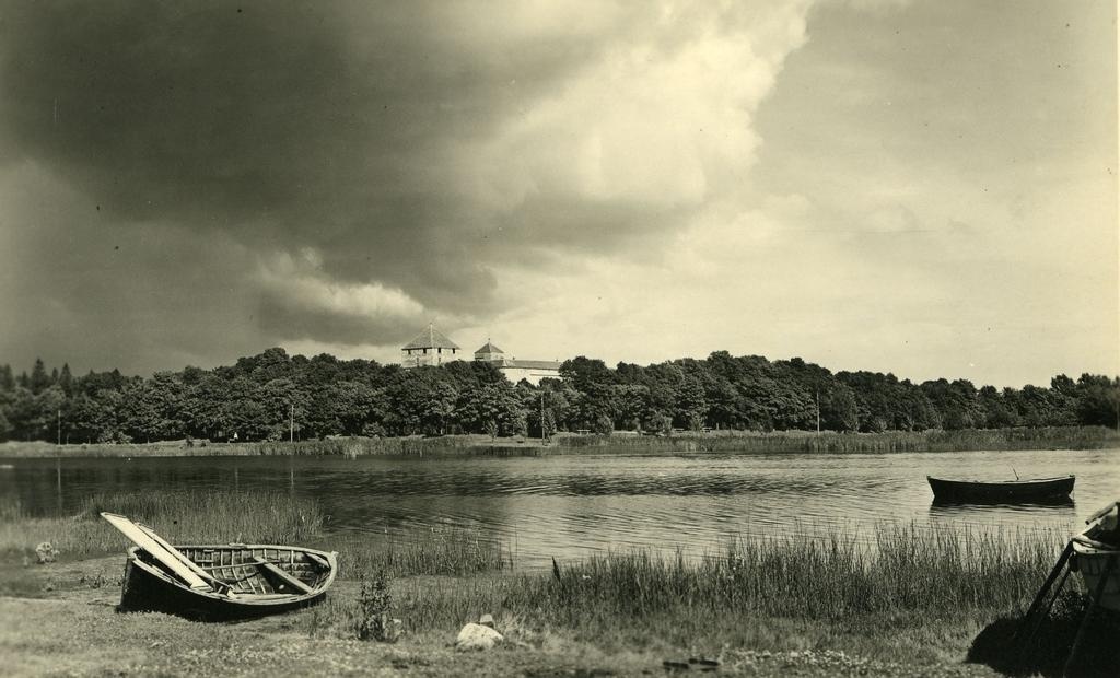 Kuressaare beach, at the front of the boat, at the back of the fortress