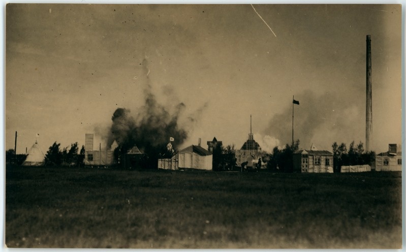 Plahvatused hoonemakkettide vahel