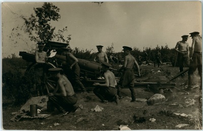 Suurtüki haubitsa patarei õppustel (152 mm M1910 haubitsad)  duplicate photo