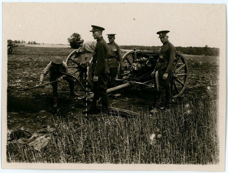 Suurtüki patarei 84 mm M1904 suurtükiga õppustel