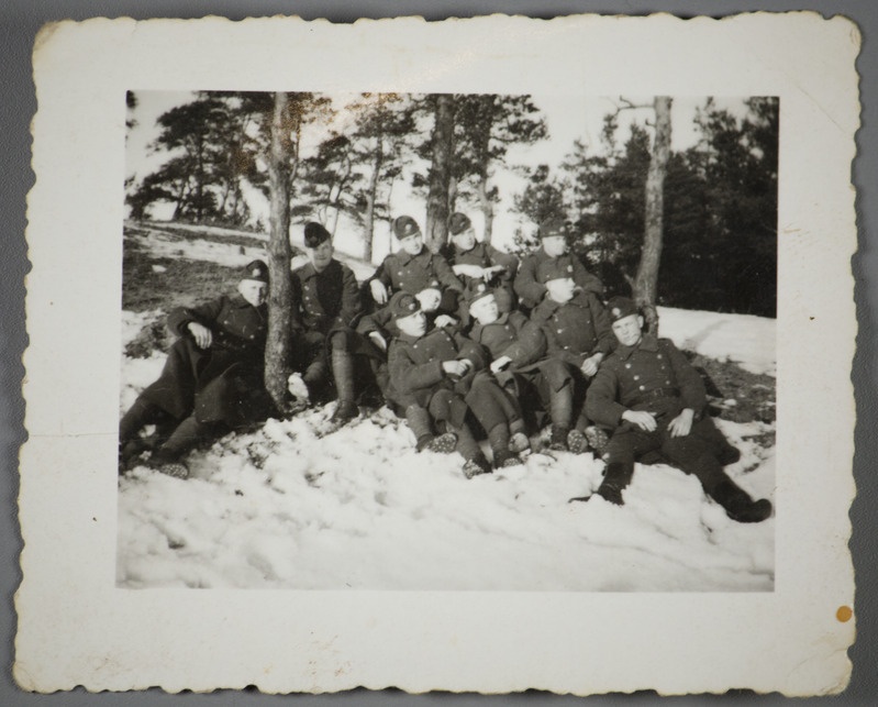 9. üksiku jalaväepataljoni ajateenijad Waldhofi metsas