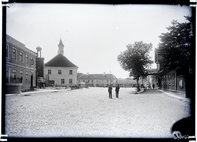 Vaade Raekojale ja turuplatsile - vasakul pritsimaja ehitus  duplicate photo