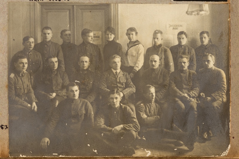 Soomurongide diviisi inseneriosakond täies koosseisus