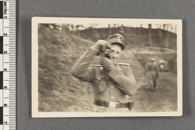 Fotoaparaadiga sõdur Heidelaagris