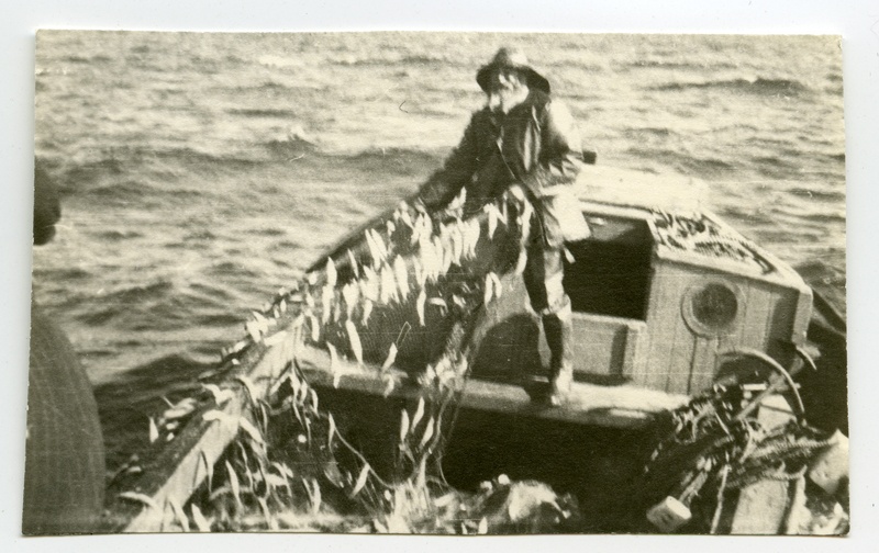 Kihnu fishermen in net fishing