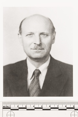 Arnold Hinnom  duplicate photo