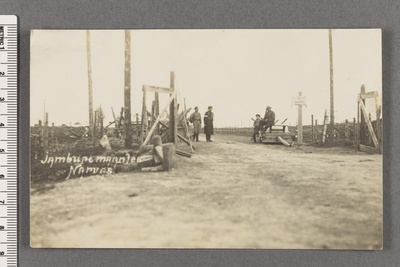 Esimene kaitse piiril. Eesti esimene valvepost Komarovka küla juures(Narva taga) 1918.a. sügisel pärast sakslaste lahkumist  duplicate photo