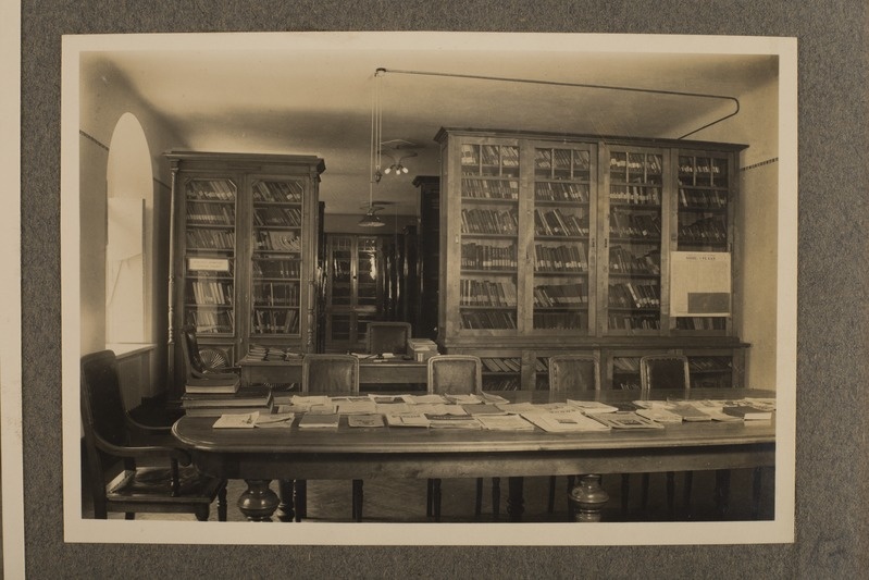 Kaitsevägede staabi raamatukogu