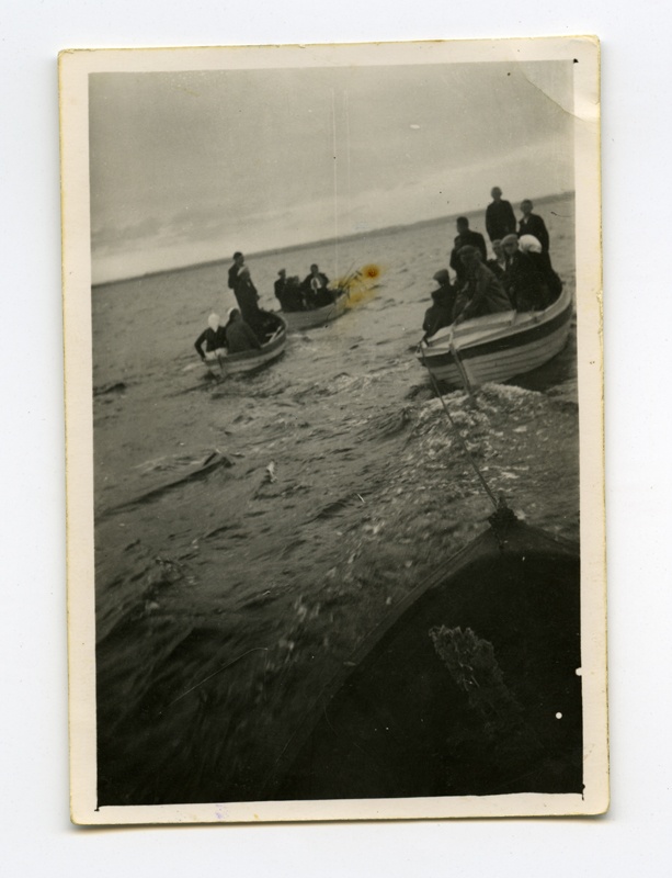 The fishermen of the beach of the country are going to the Heinlaiu talks with boats